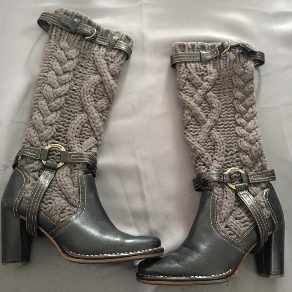 Timberland boots yarn at the top and leather on the base great condition , Sz 8